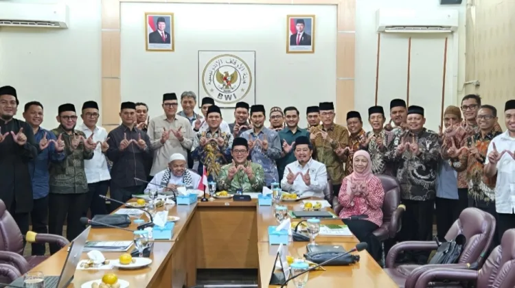 Haji Sulaiman (Tole) Dampingi Wagub Aceh dan Abu Paya Pasi ke BWI, Kawal Status Tanah Wakaf Blangpadang
