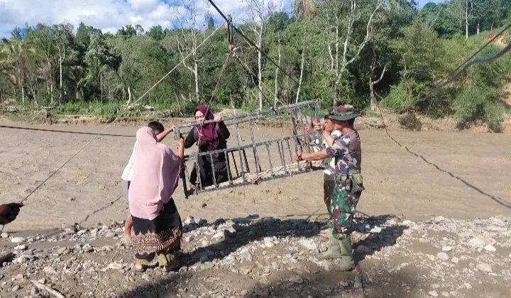 Jembatan Putus, Dandim Rudy Haryanto Gerak Cepat Buka Akses Warga Linge