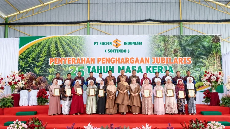 PT Socfindo Berikan Penghargaan Jubilaris kepada 183 Karyawan di Nagan Raya